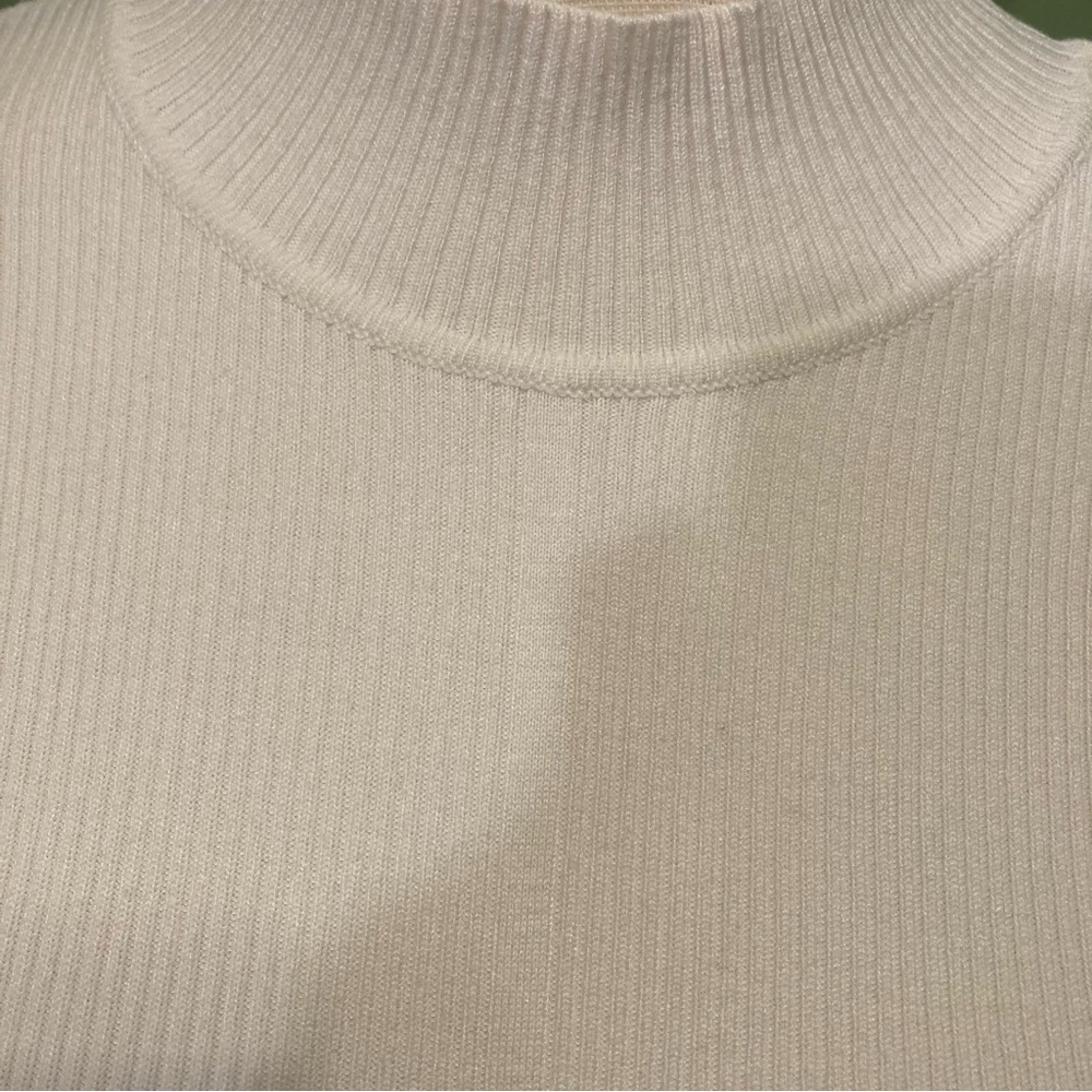 Garage White Ribbed Crop Top - Picture 3 of 8